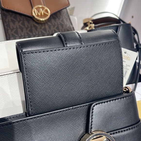 MICHAEL KORS
Carmen Medium Faux Leather Wallet
Black
NWT - Picture 2 of 16